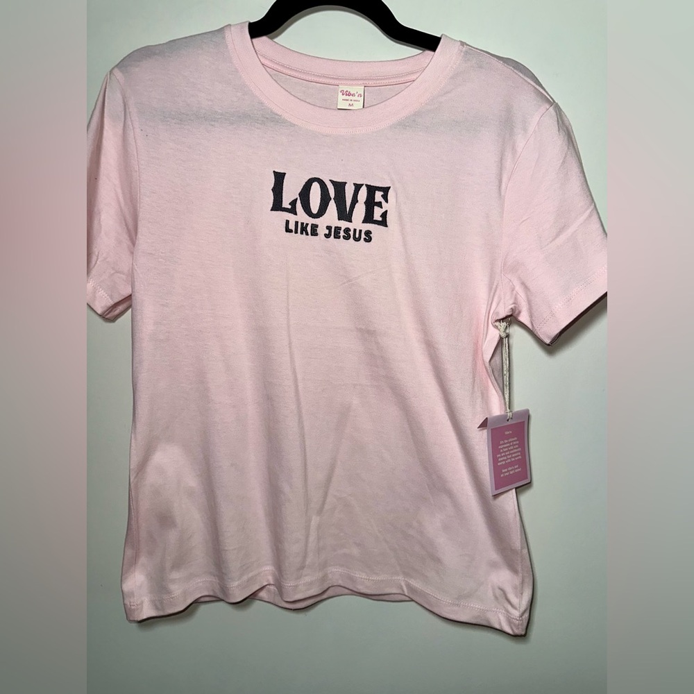 NWT VIBE’N “Love Like Jesus”‎ Embroidered tee - small